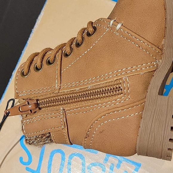 New in Box: ThereAbouts Toddler Girls Lil Piper Memory Foam Stacked Heel Boots - Picture 10 of 13